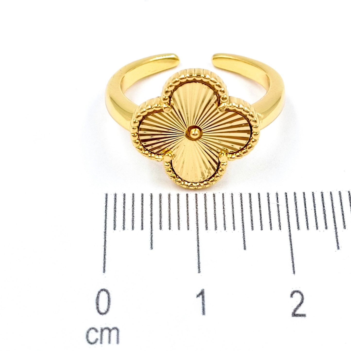 Anillo van cleef dorado