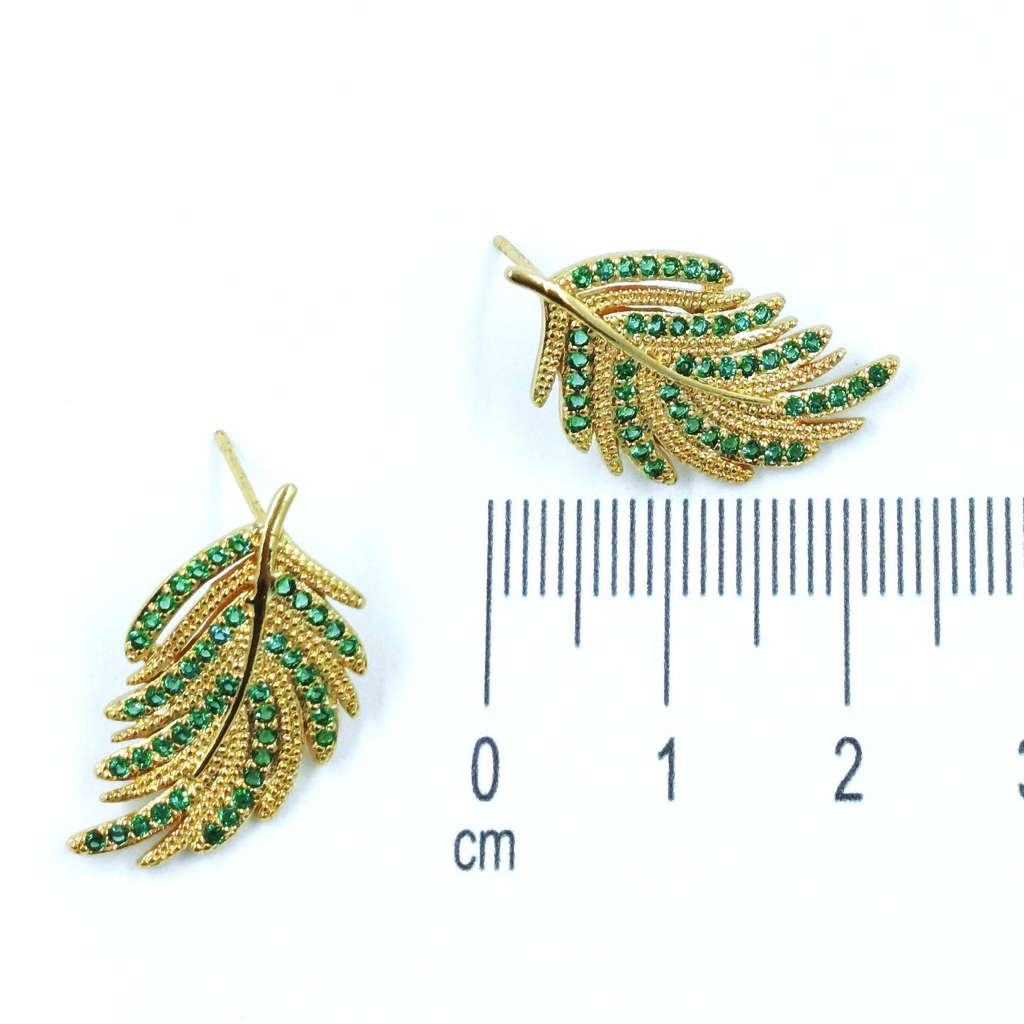 Arete hoja esmeraldas