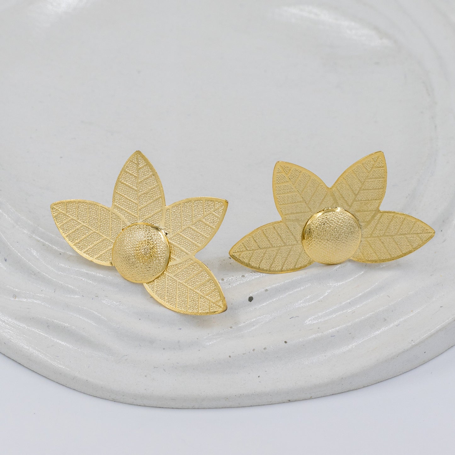 Arete bronce media hoja 4cm