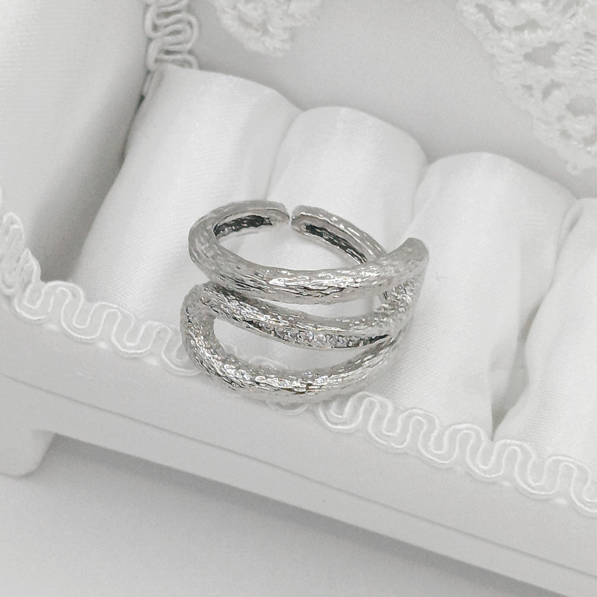Anillo tallado microzircones P