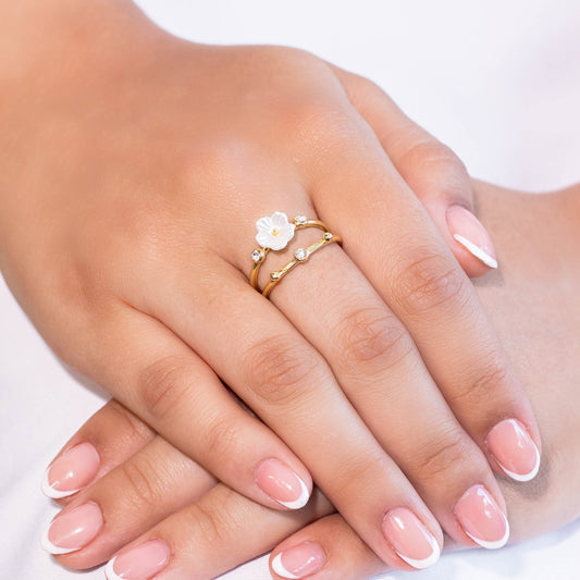 Anillo flor nácar
