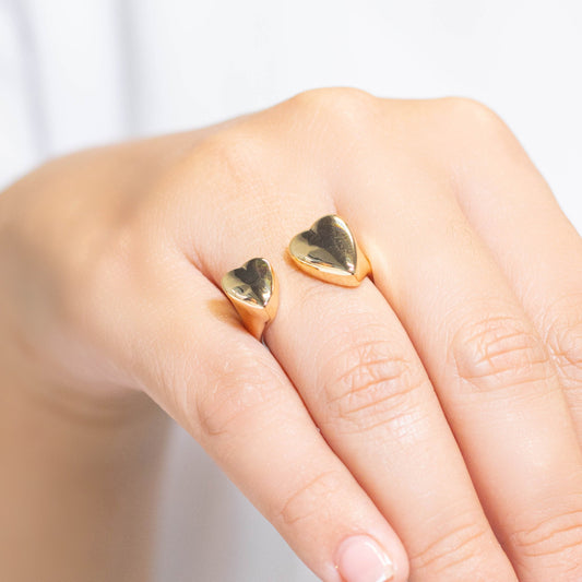 Anillo liso dos corazones