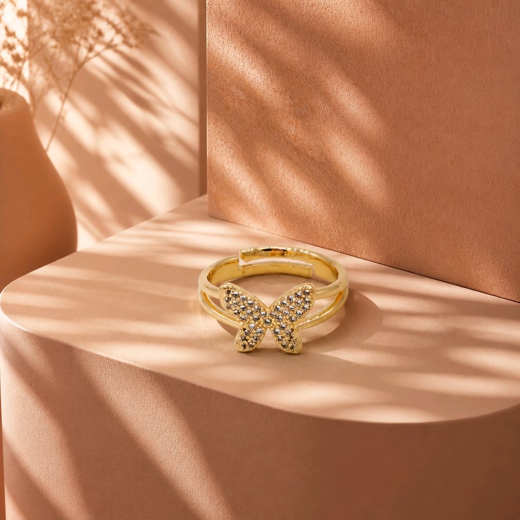 Anillo mariposa zircón