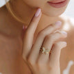Anillo mariposa zircón