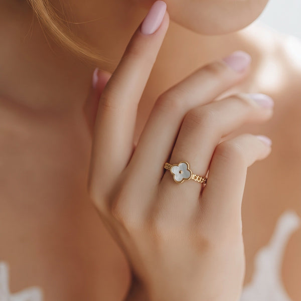 Anillo van cleef nacar