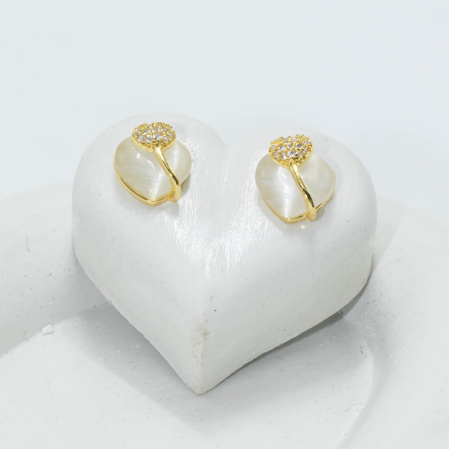 Arete corazón gema