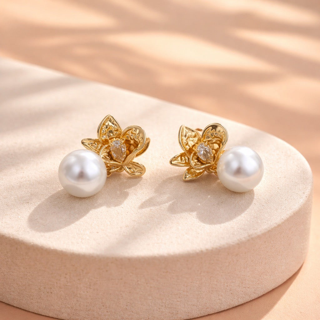 Arete flor perla