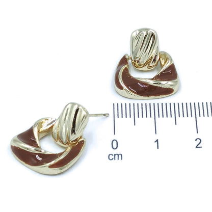 Arete tallado café