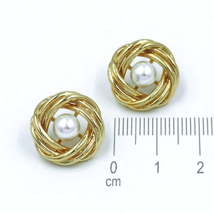 Arete nudo perla