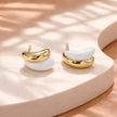 Arete esmaltado blanco