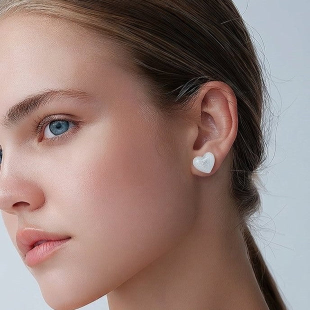 Arete corazón escarchado blanco
