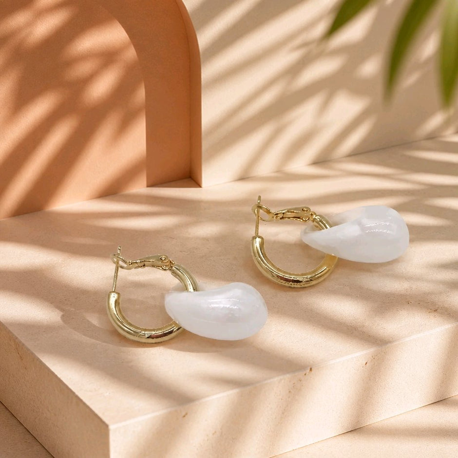 Arete resina blanca