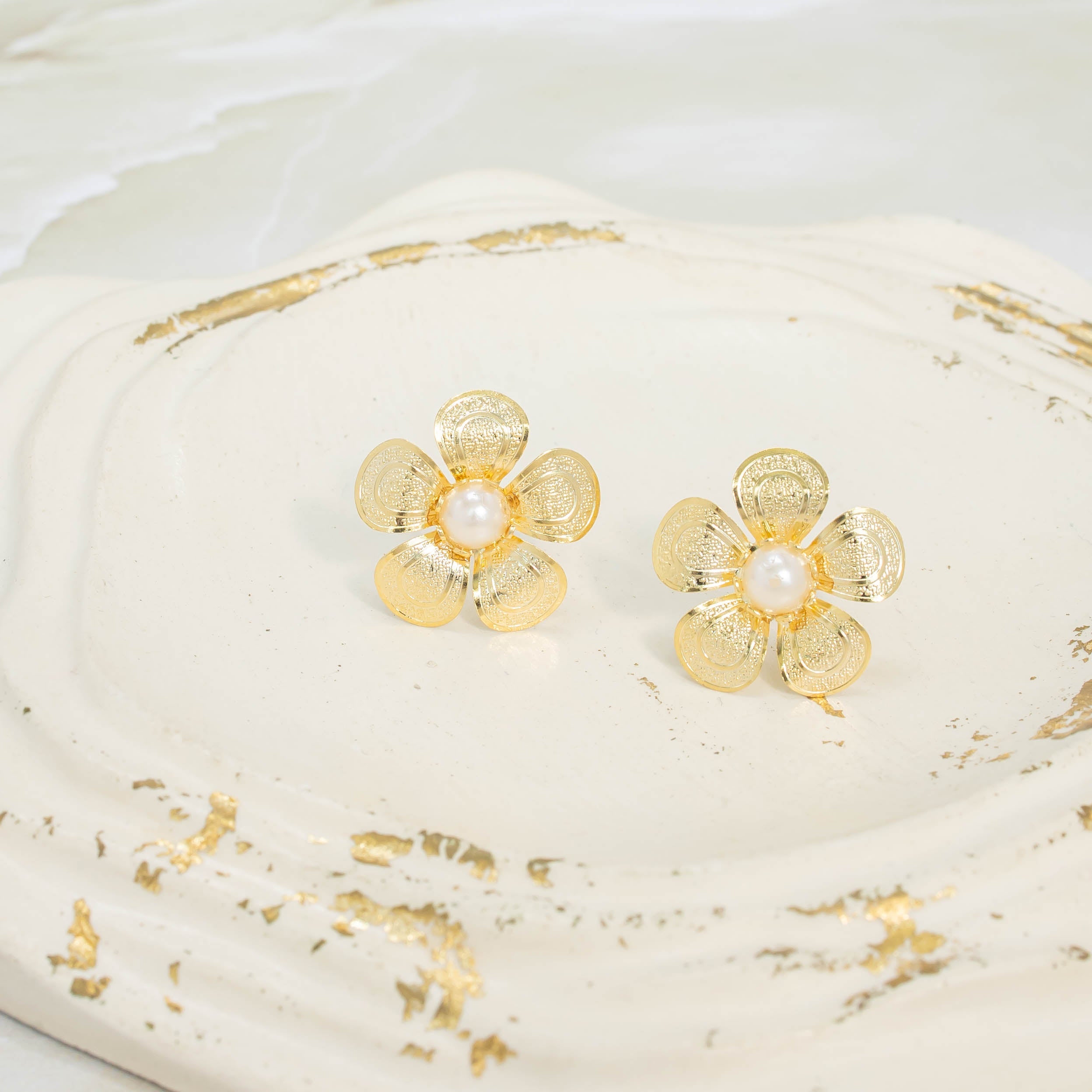 Arete bronce flor perla