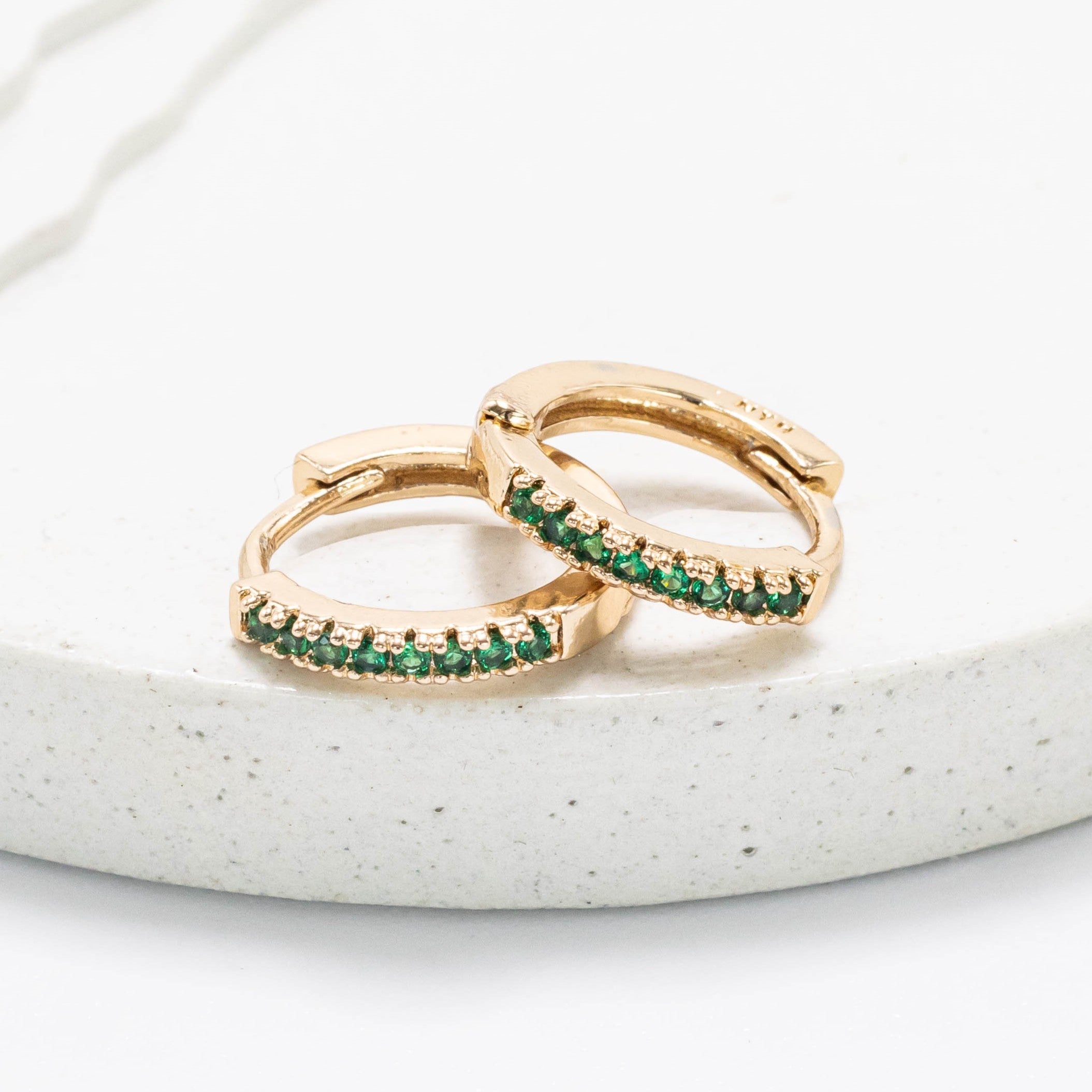 Cdga pequeña microzircones esmeralda