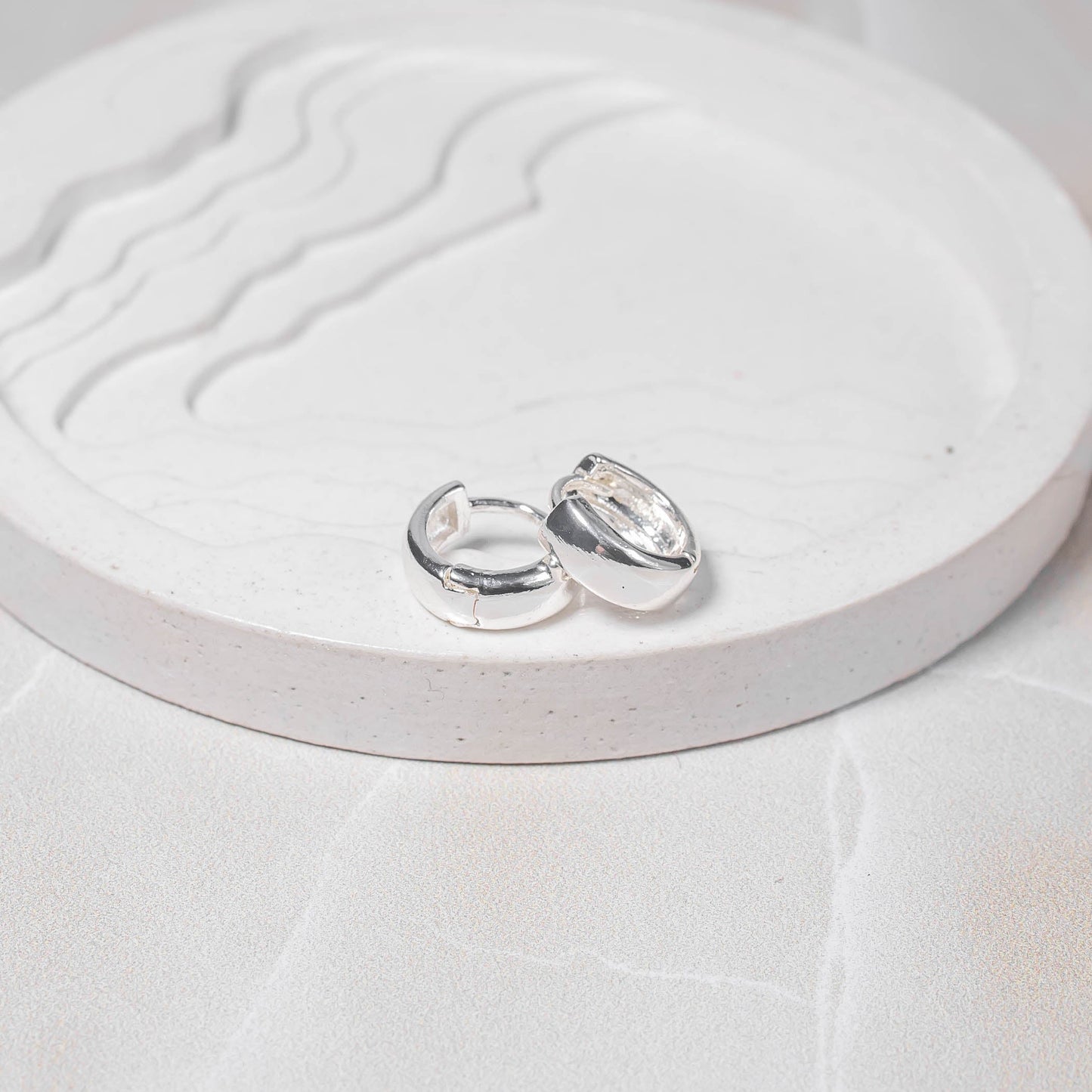 Candonga pequeña lisa plata