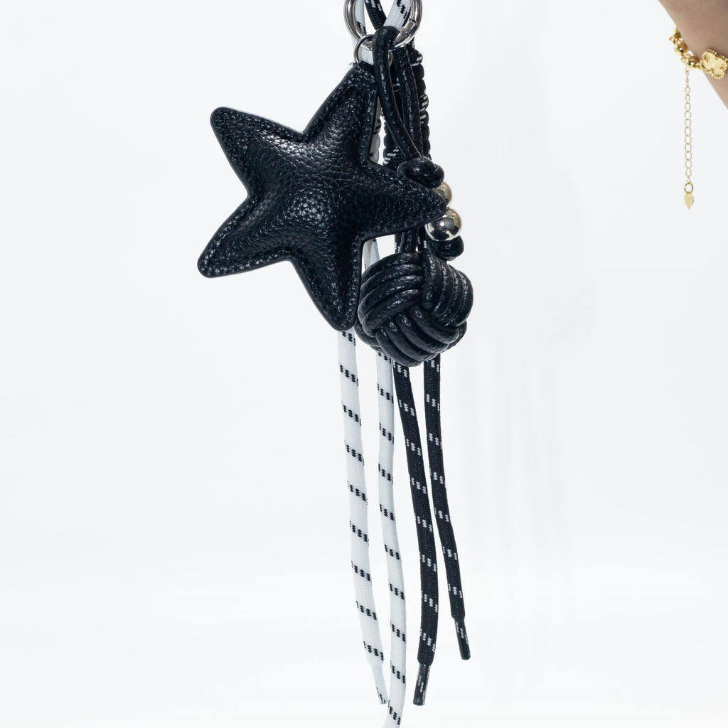 Llavero estrella B&W