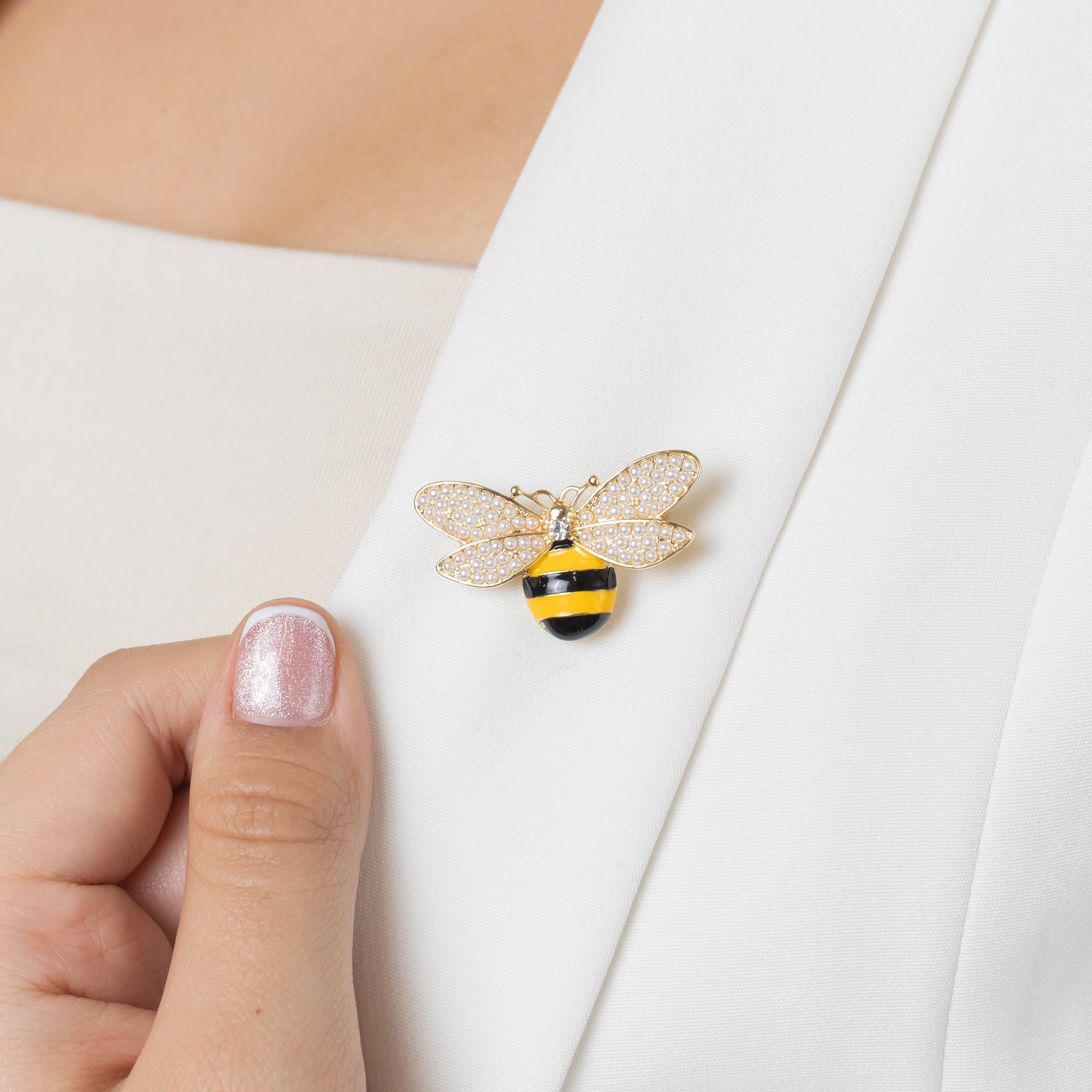 Broche abejita