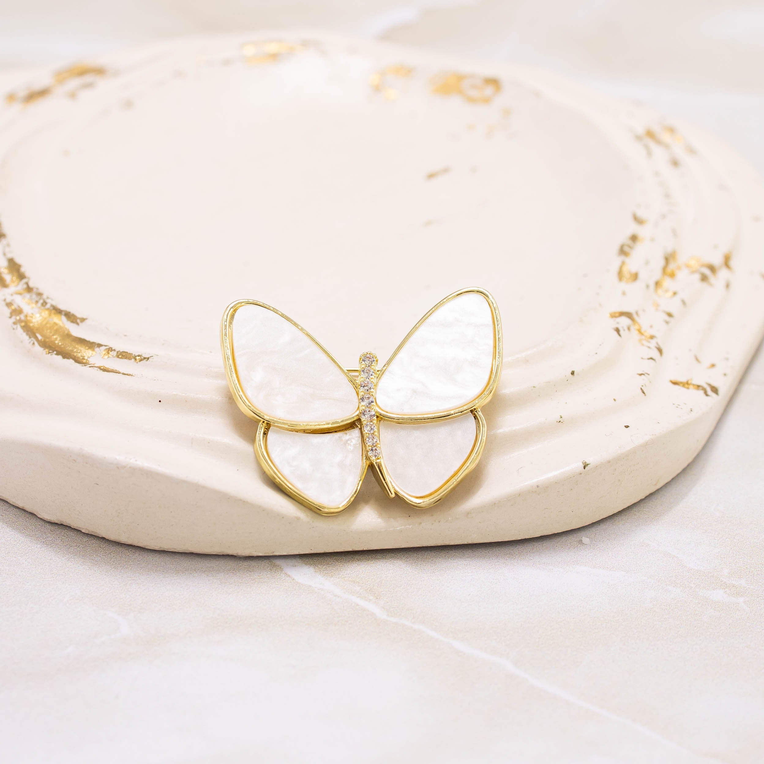 Broche mariposa nacar