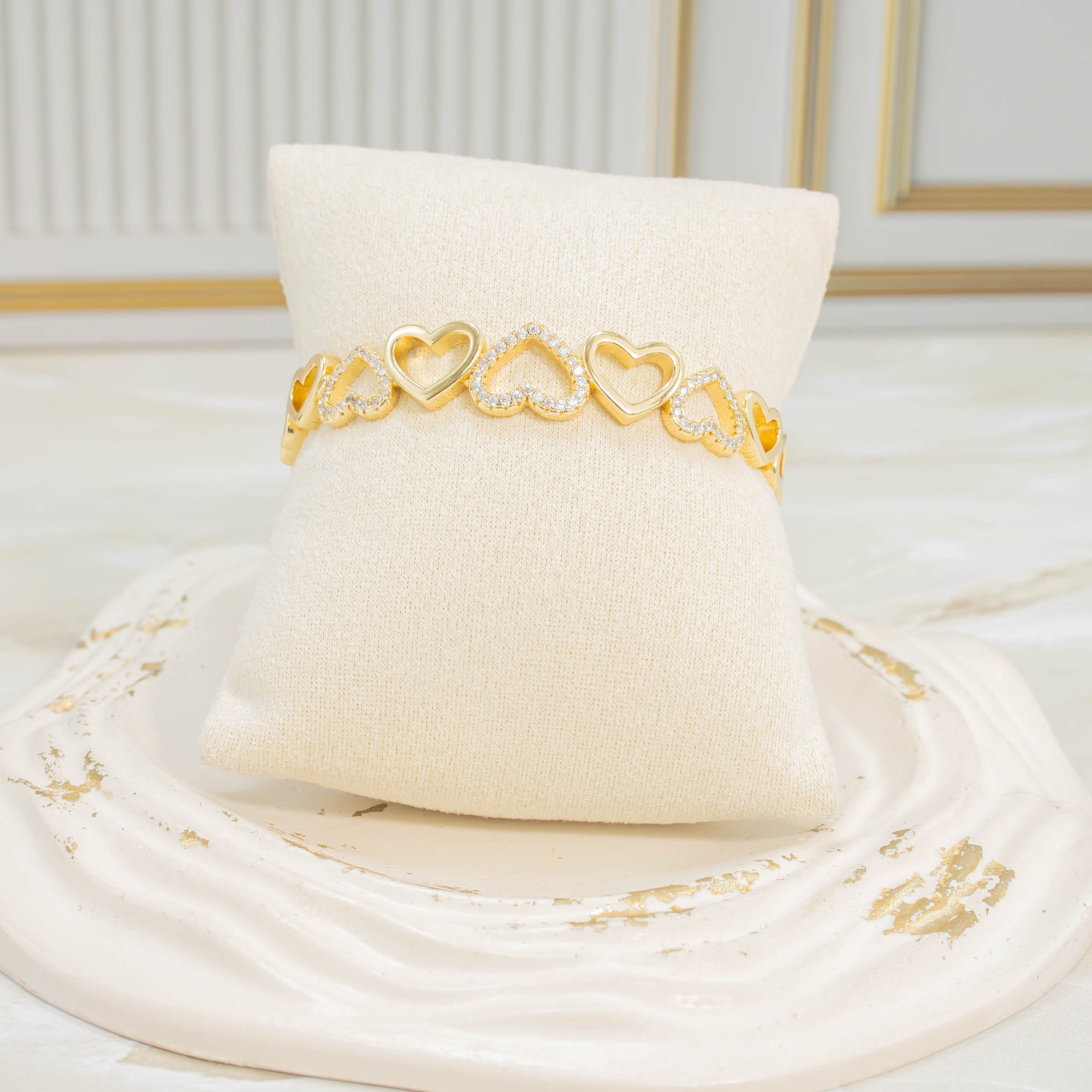 Pulsera aro cilueta corazónes