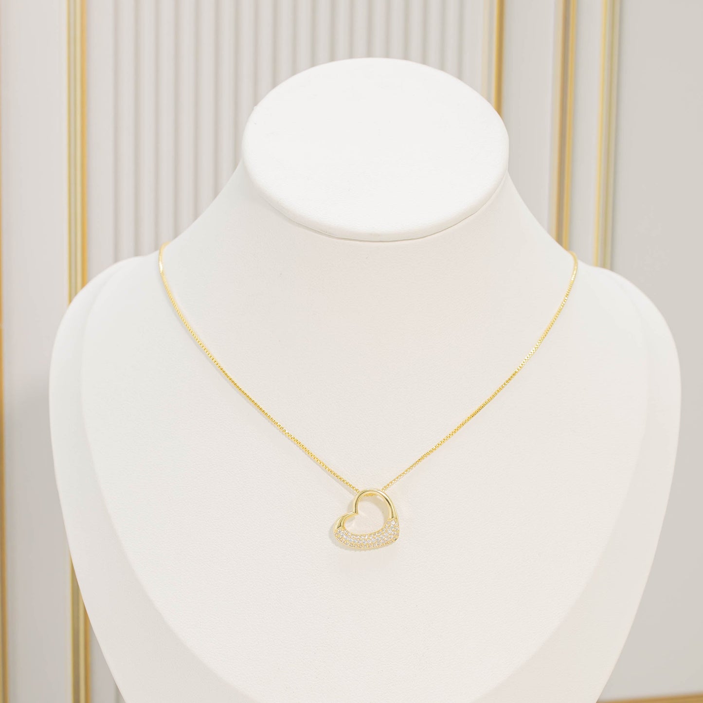 Collar rodio silueta corazón