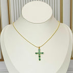 Collar rodio cruz esmeralda