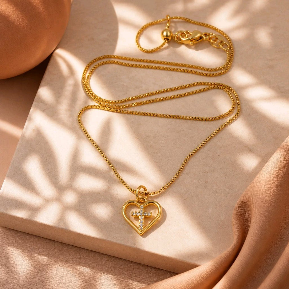 Collar rodio corazón cruz