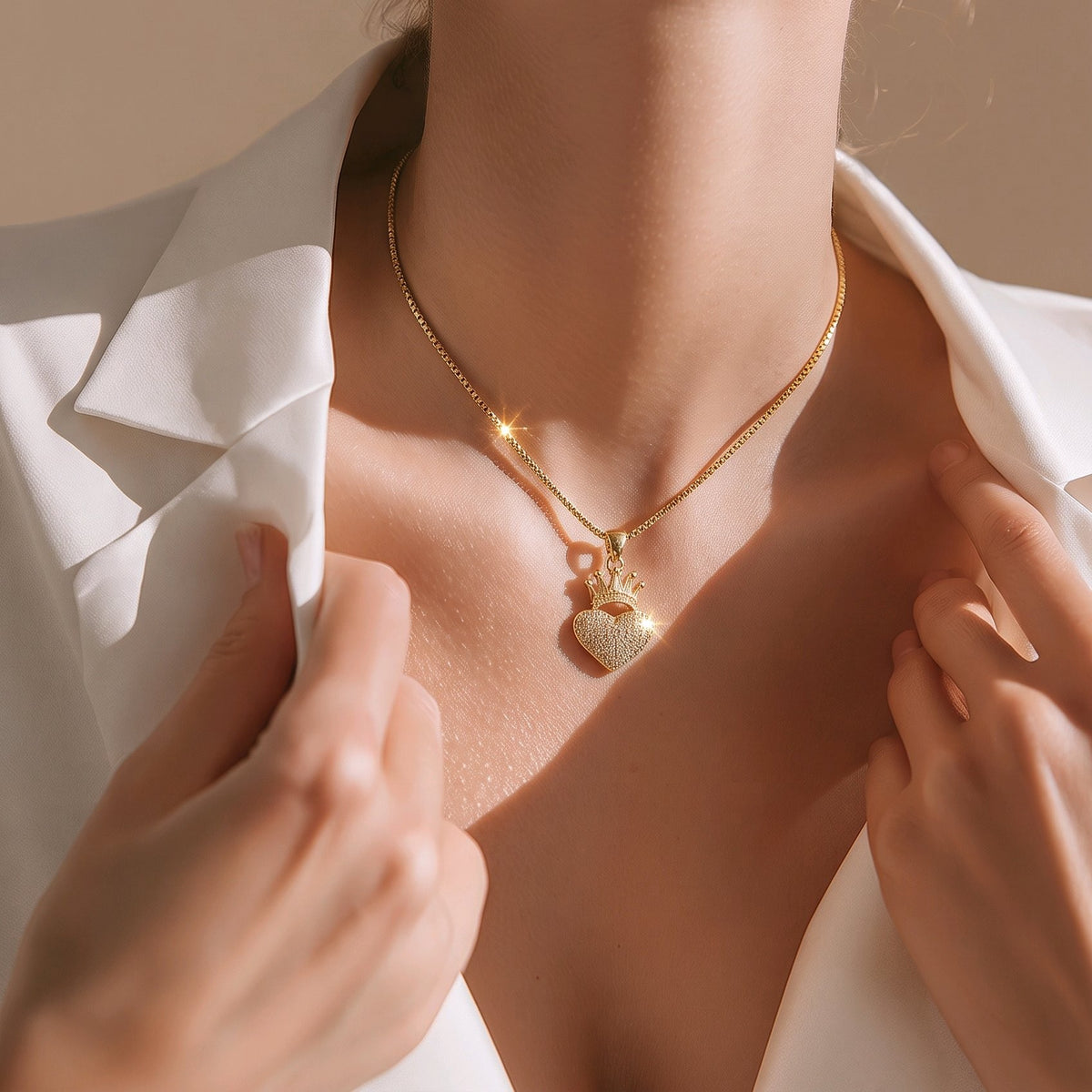 Collar rodio corazón corona