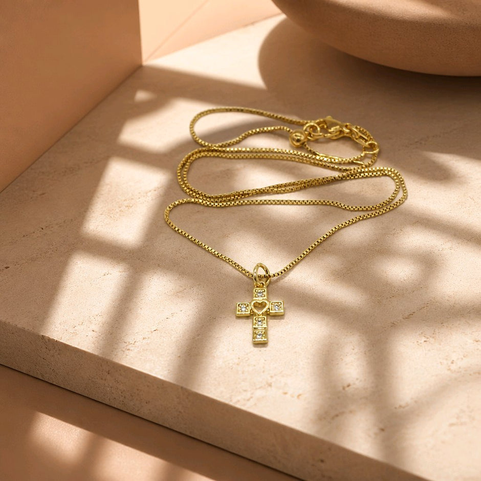 Collar rodio cruz corazón