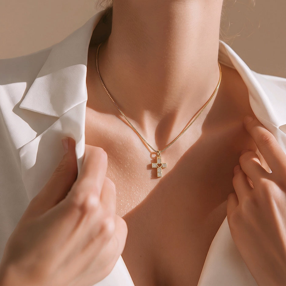 Collar rodio cruz corazón