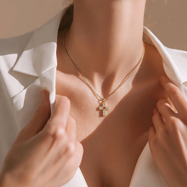 Collar rodio cruz corazón